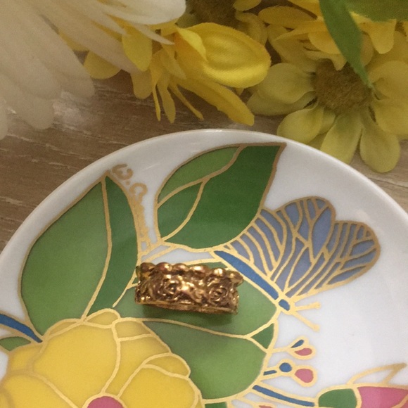 Jewelry - Vintage Antique Gold Floral Ring